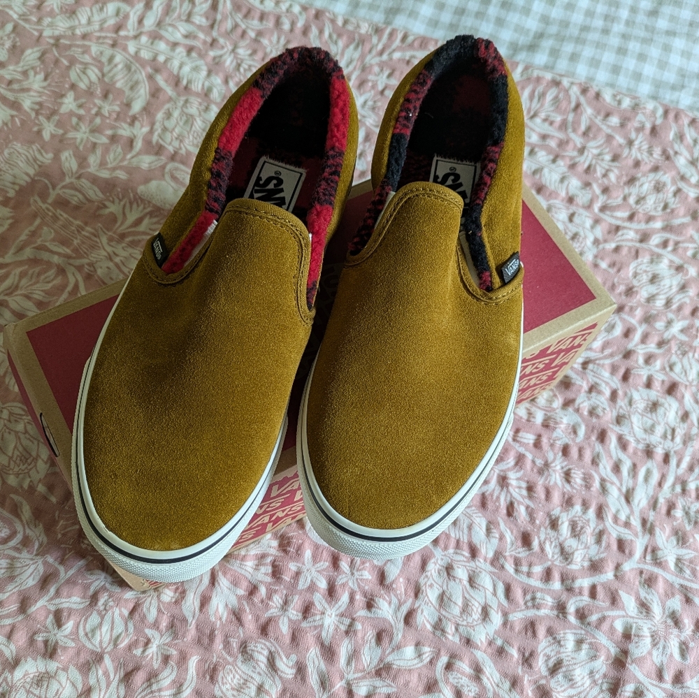 BNIB Vans Slip On US9